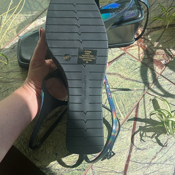 Vince Camuto platforms 9.5 - Picture 3 of 4